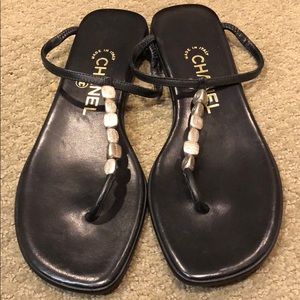 Chanel sandals: Black with Chanel beads size:38
